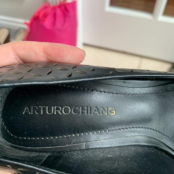 Arturo Chiang black patterned heels worn once - Picture 5 of 7